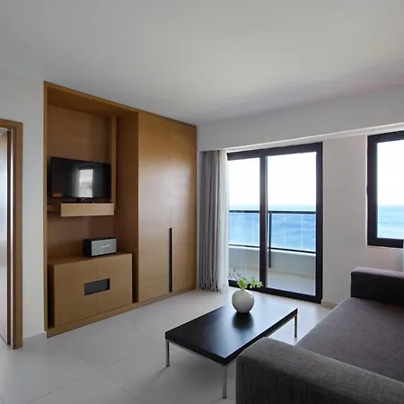 Cactus Hotell 4*